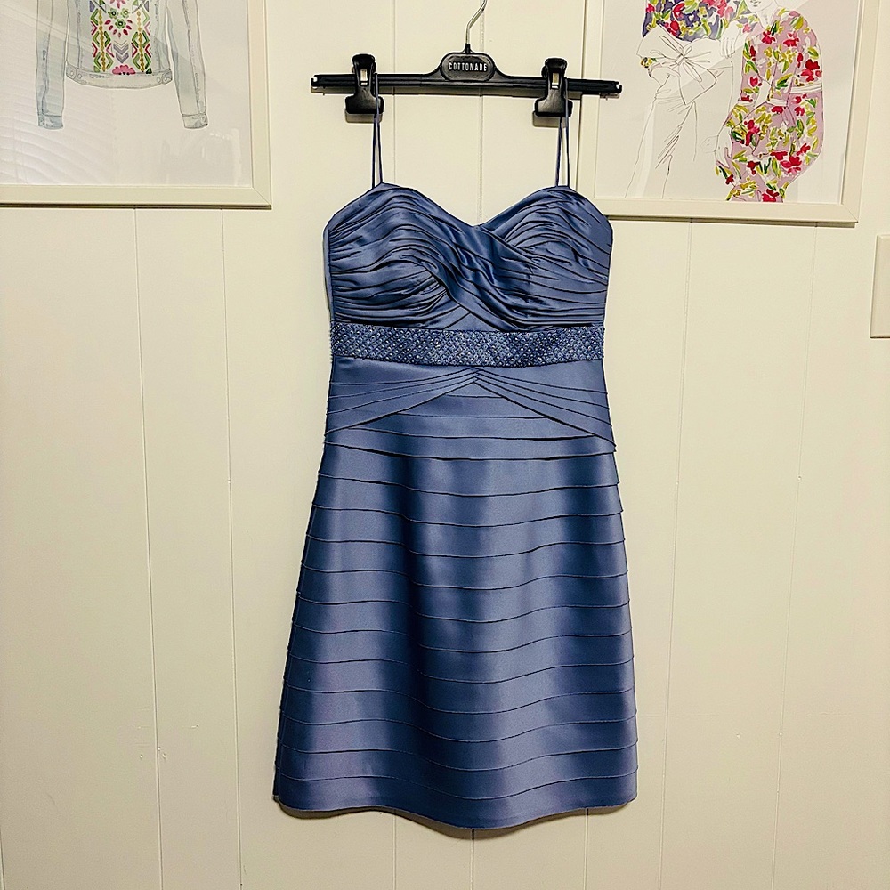 Elegant Blue Strapless cocktail dress
